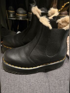New 2976 Dr. Martens Faux Fur Lined Boots- Women's Us8